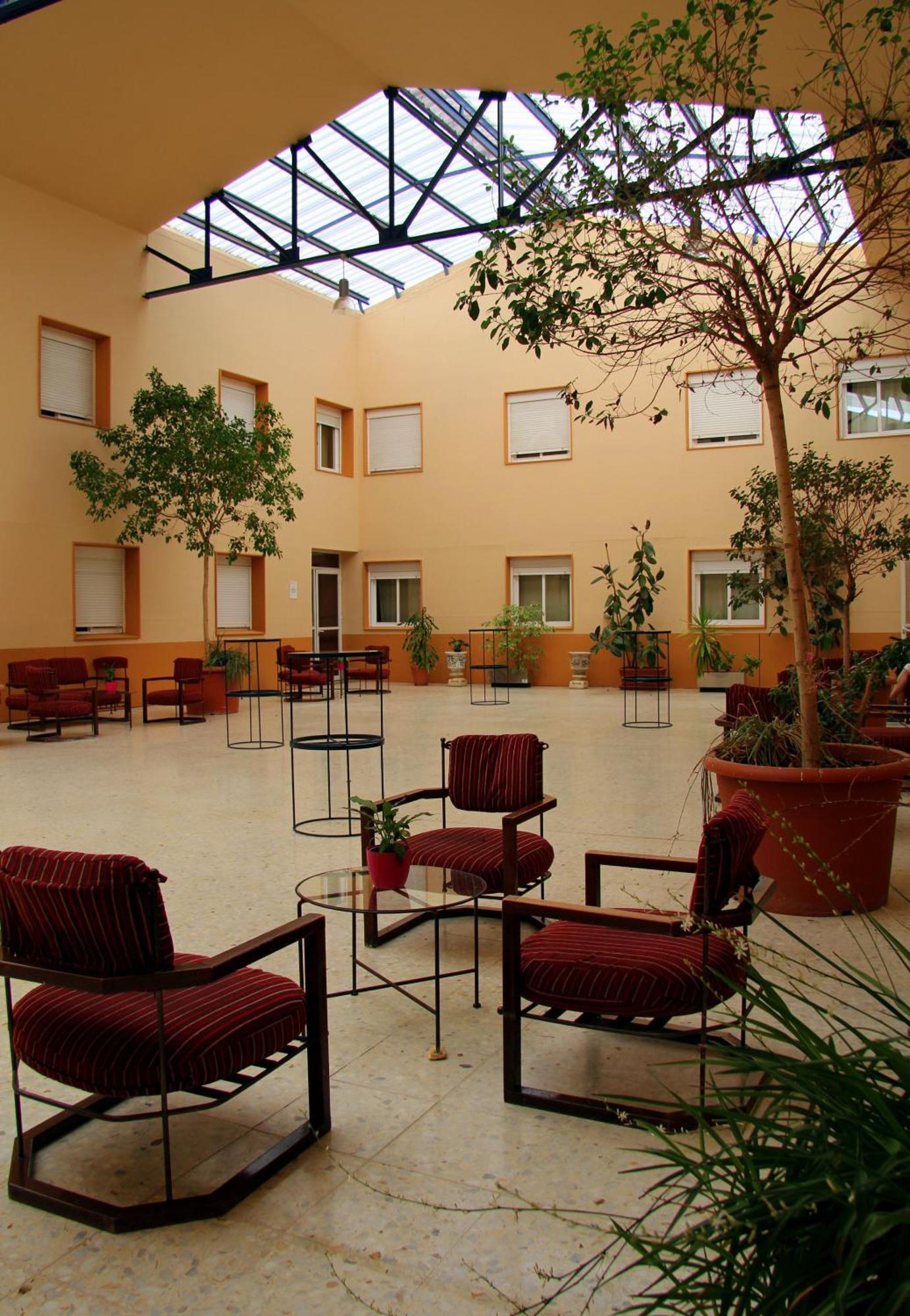 Ahc Hoteles Caceres Exterior photo